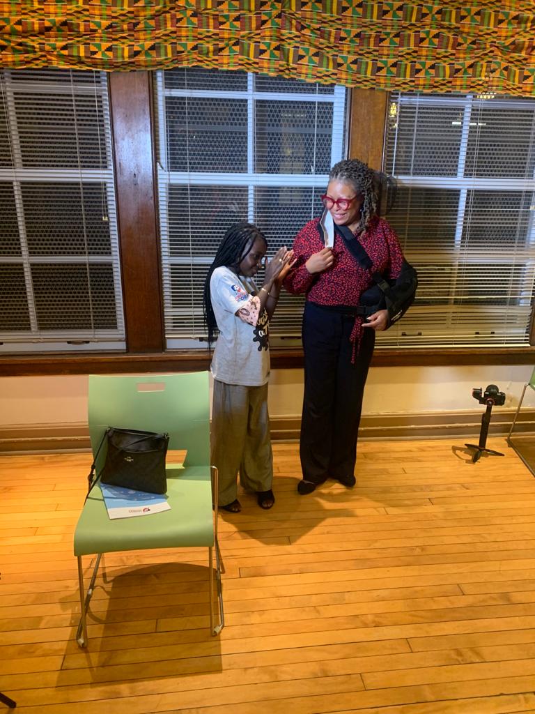 Éducation : Le Sénégal honoré aux Usa.  Ndèye Fatou Bitèye, de père et de mère d’origine sénégalaise, remporte le trophée de « USA SLAM NATIONAL POESY 2020 »