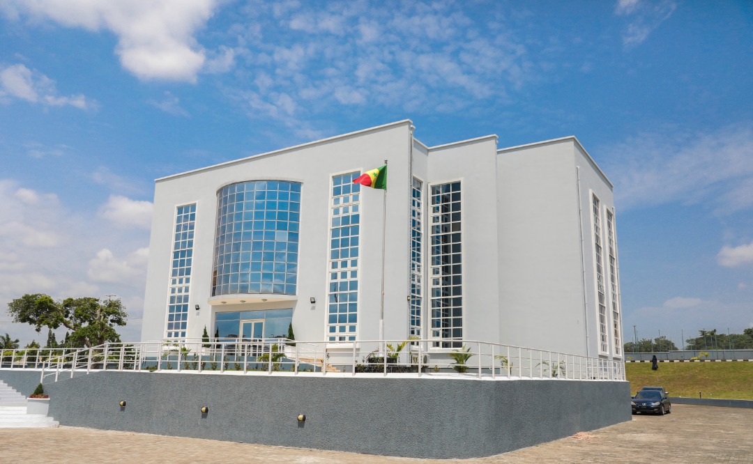 Abuja : Le président Macky Sall inaugure la nouvelle chancellerie du Sénégal au Nigeria.