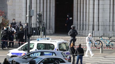 France : Une attaque dans une église à Nice fait 3 morts, un suspect interpellé...