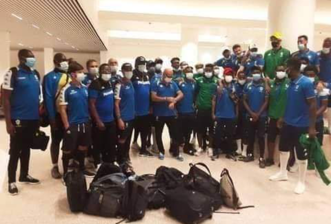4e journée des éliminatoires CAN 2022 : La délégation Gabonaise bloquée à l'aéroport de Banjul pendant 6h crie au scandale.