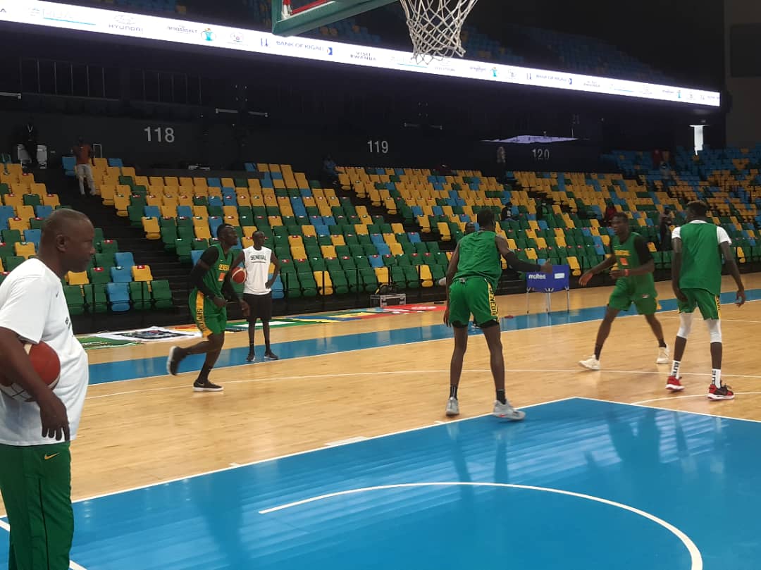 Tournoi qualificatif Afrobasket 2021 : Quatre joueurs dont Maurice Ndour et Youssou Ndoye manquent encore à l’appel, en attendant les résultats des tests Covid-19.