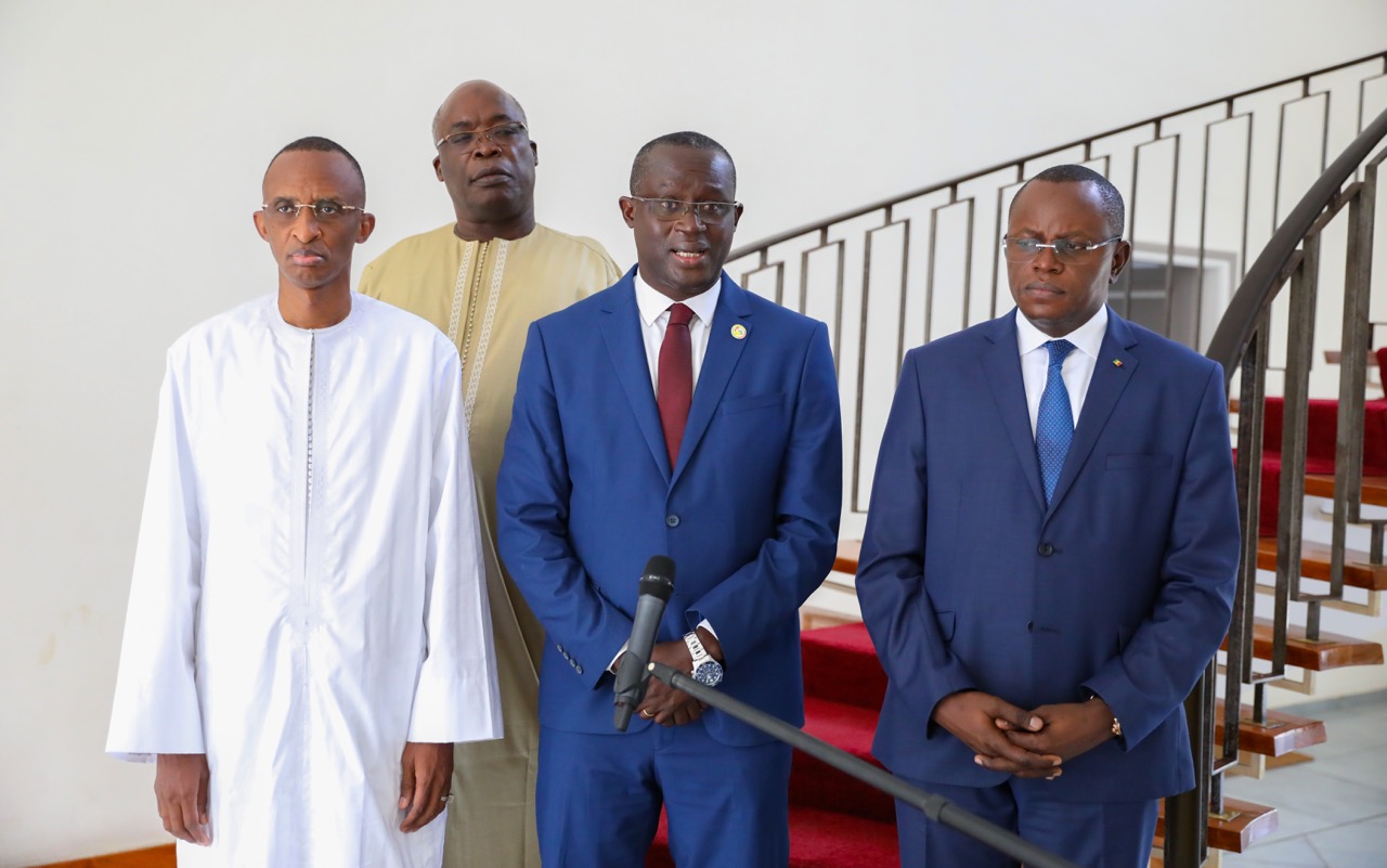Candidature à la présidence à la CAF : Le président Macky Sall reçoit Me Augustin Senghor.