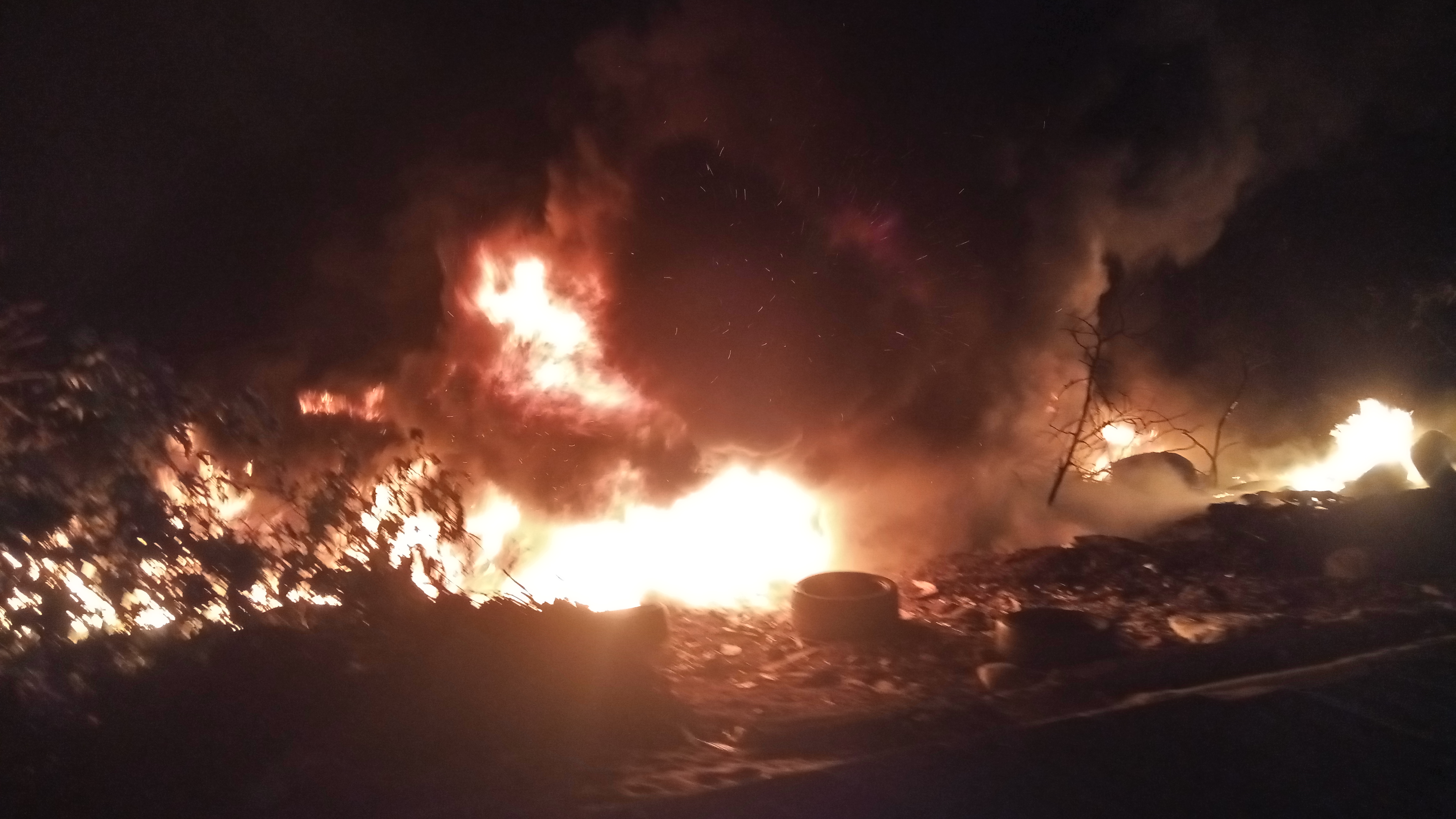 Urgent : Un violent incendie s'est déclaré à Pikine (Technopole)