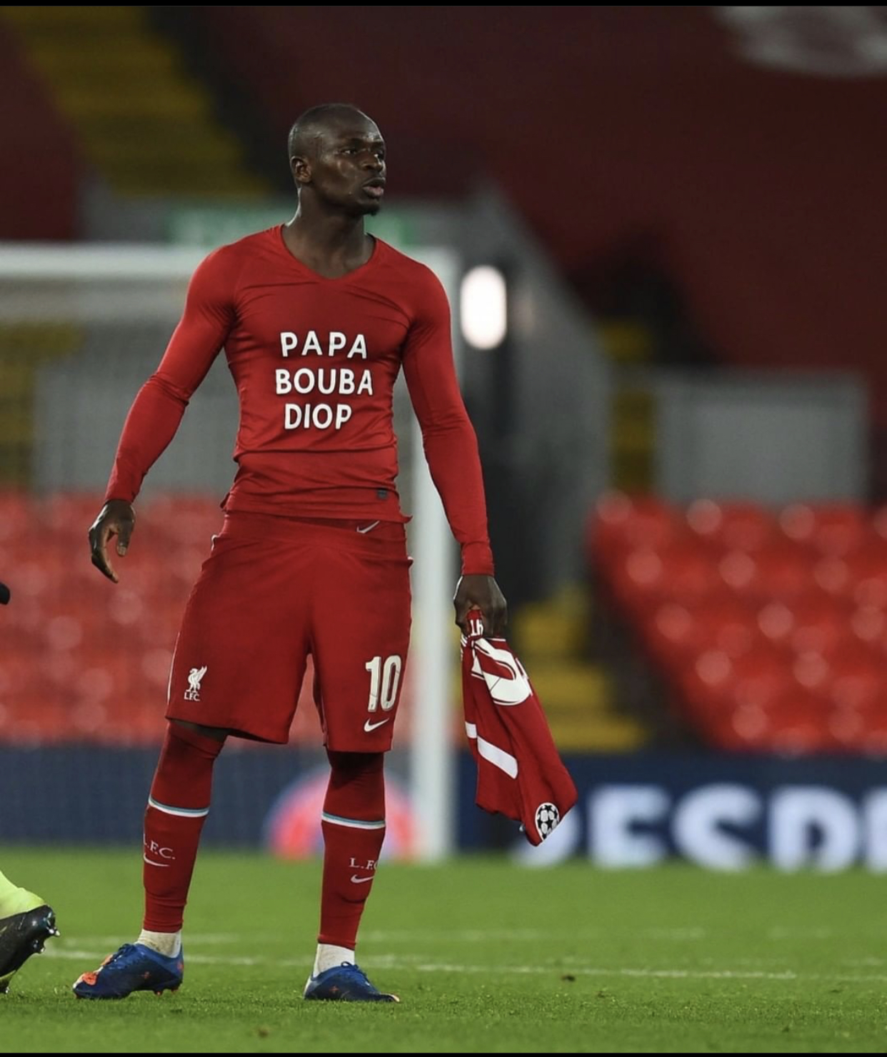 Ligue des Champions : Liverpool en 8es de finale, Sadio Mané rend hommage à Pape Bouba Diop.