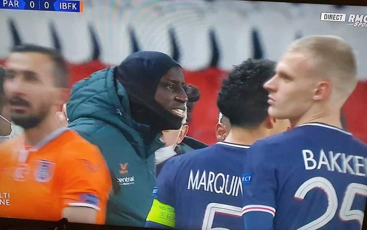 Ligue des Champions : Le match PSG-Basaksehir arrêté pour propos racistes venant du 4eme arbitre.