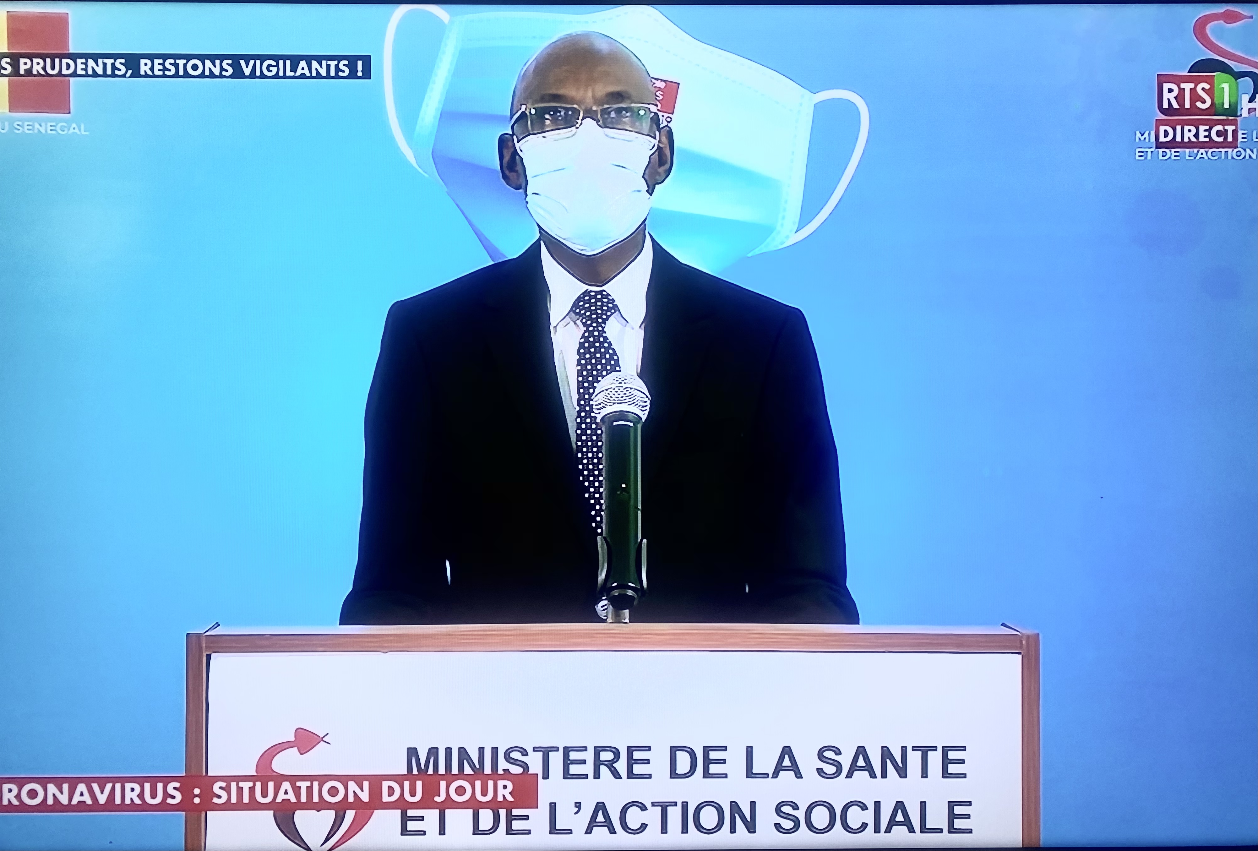 SÉNÉGAL : 154 nouveaux cas testés positifs au coronavirus, 96 nouveaux guéris, 1 nouveau décès et 33 cas graves en réanimation.