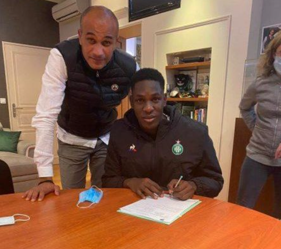 Transfert : Le gardien sénégalais, Boubacar Fall, signe à Saint-Etienne.