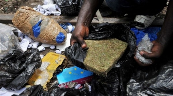 Thiès / Bilan 2020 des saisies de stupéfiants : 51 personnes déférées, 25.080.000 FCFA en billets noirs et une arme à feu.