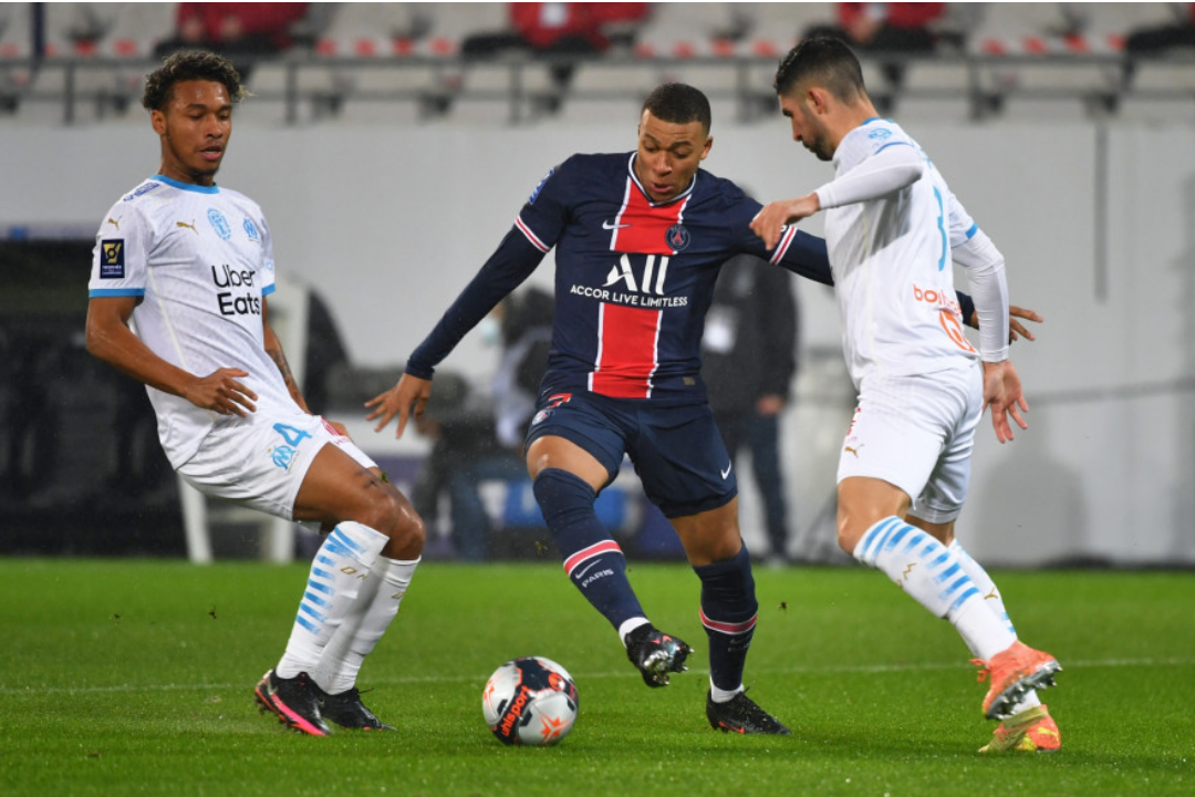 Ligue 1 française : Le PSG remporte le 100e clasico de l'histoire 2-0 devant l'OM.