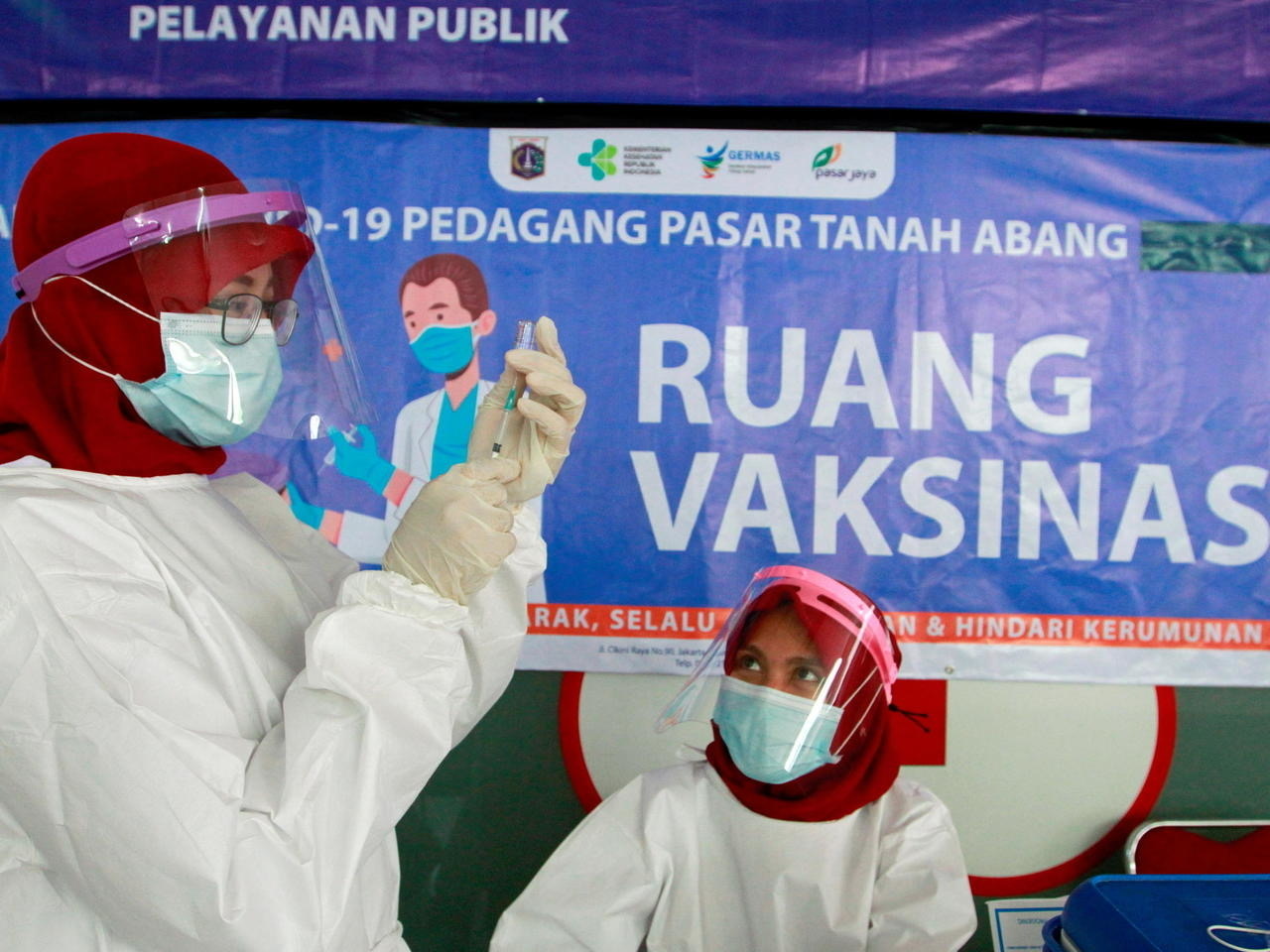 Indonésie : L’obligation de vaccination suscite la méfiance au sein de la population.