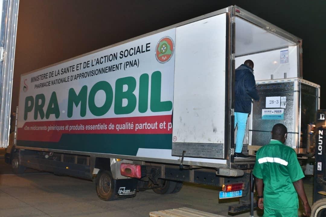 Sénégal : polémique autour des conditions d'acquisition des 200.000 doses chinoises.