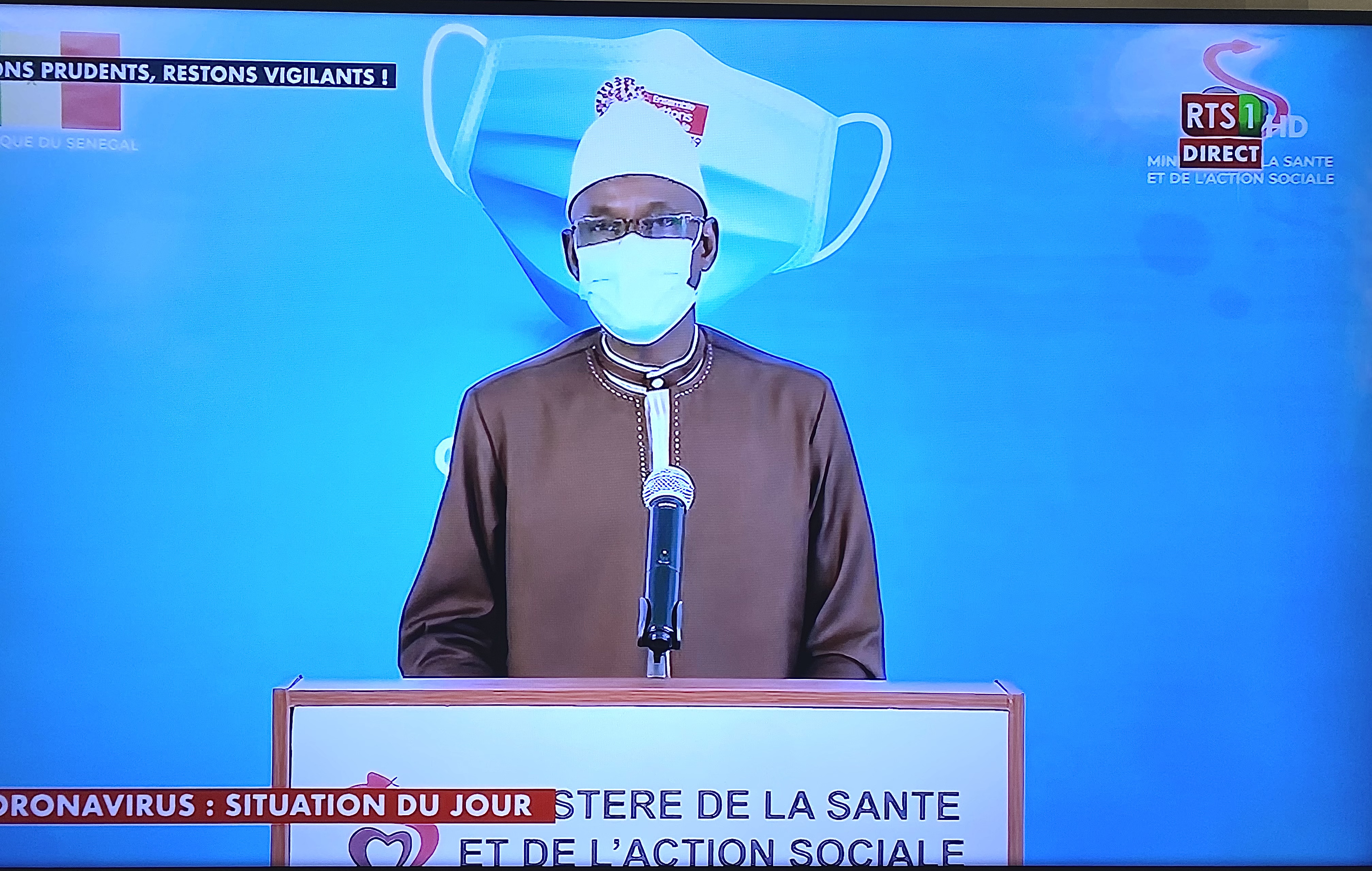 SÉNÉGAL : 252 nouveaux cas testés positifs au coronavirus, 283 nouveaux guéris, 8 nouveaux décès et 53 cas graves en réanimation.