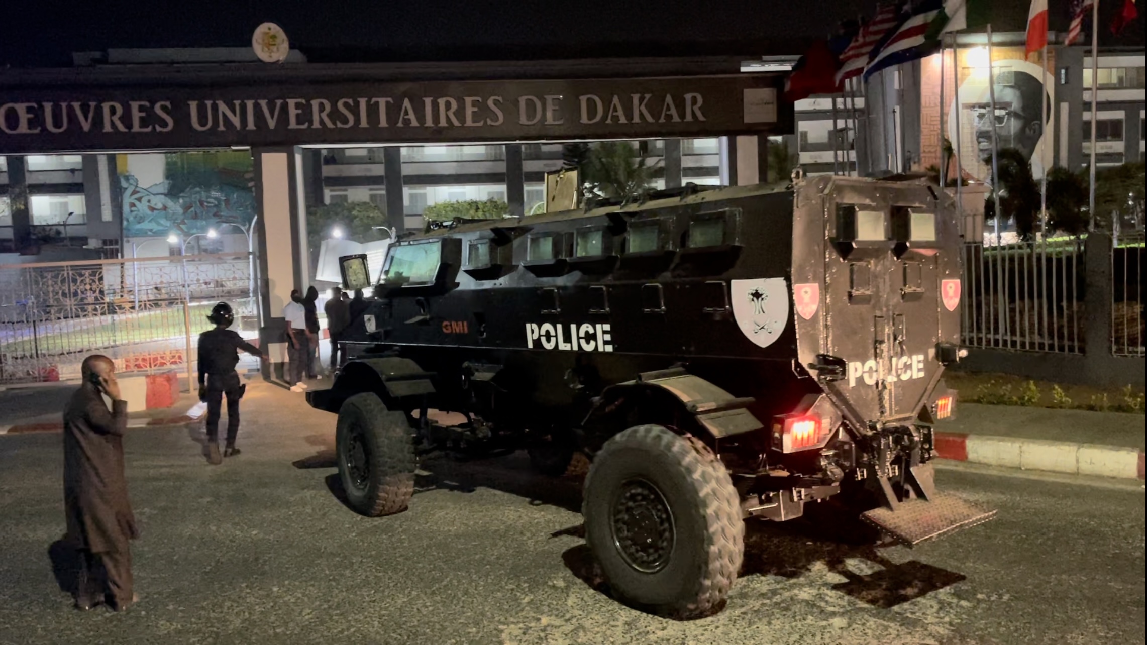 BATAILLE RANGÉE À L’UCAD : Les forces de l’ordre pénètrent dans le campus et règlent la situation... des blessés graves dont un évacué d’urgence à l’hôpital Principal.