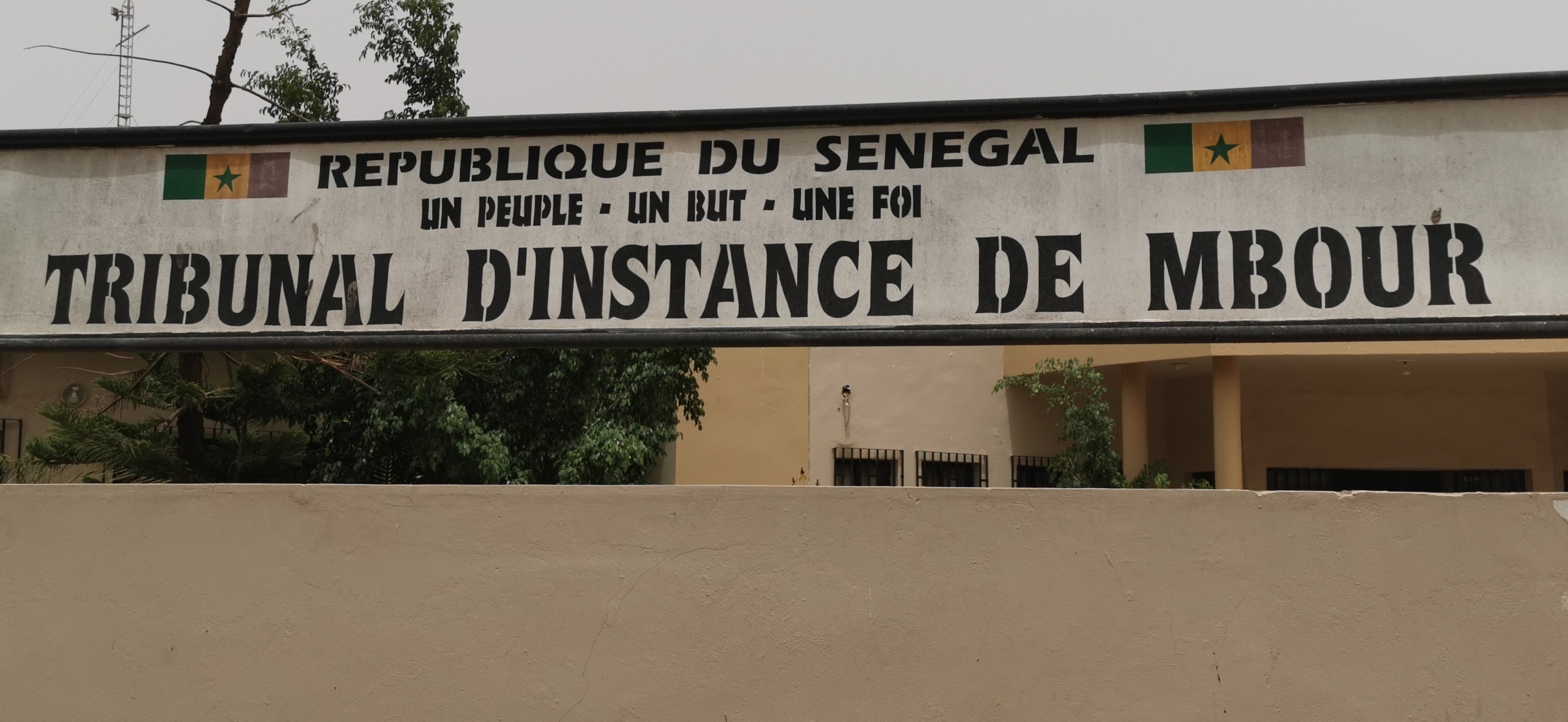 Mbour : Une affaire de mœurs divise les populations du quartier Téfess et atterrit aux flagrants délits.