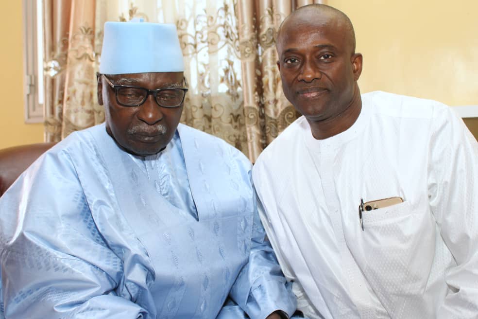 Pour la construction de la Grande Mosquée de Tivaouane : le Port Autonome de Dakar remet 50 millions de FCFA au Khalife général des Tidianes.