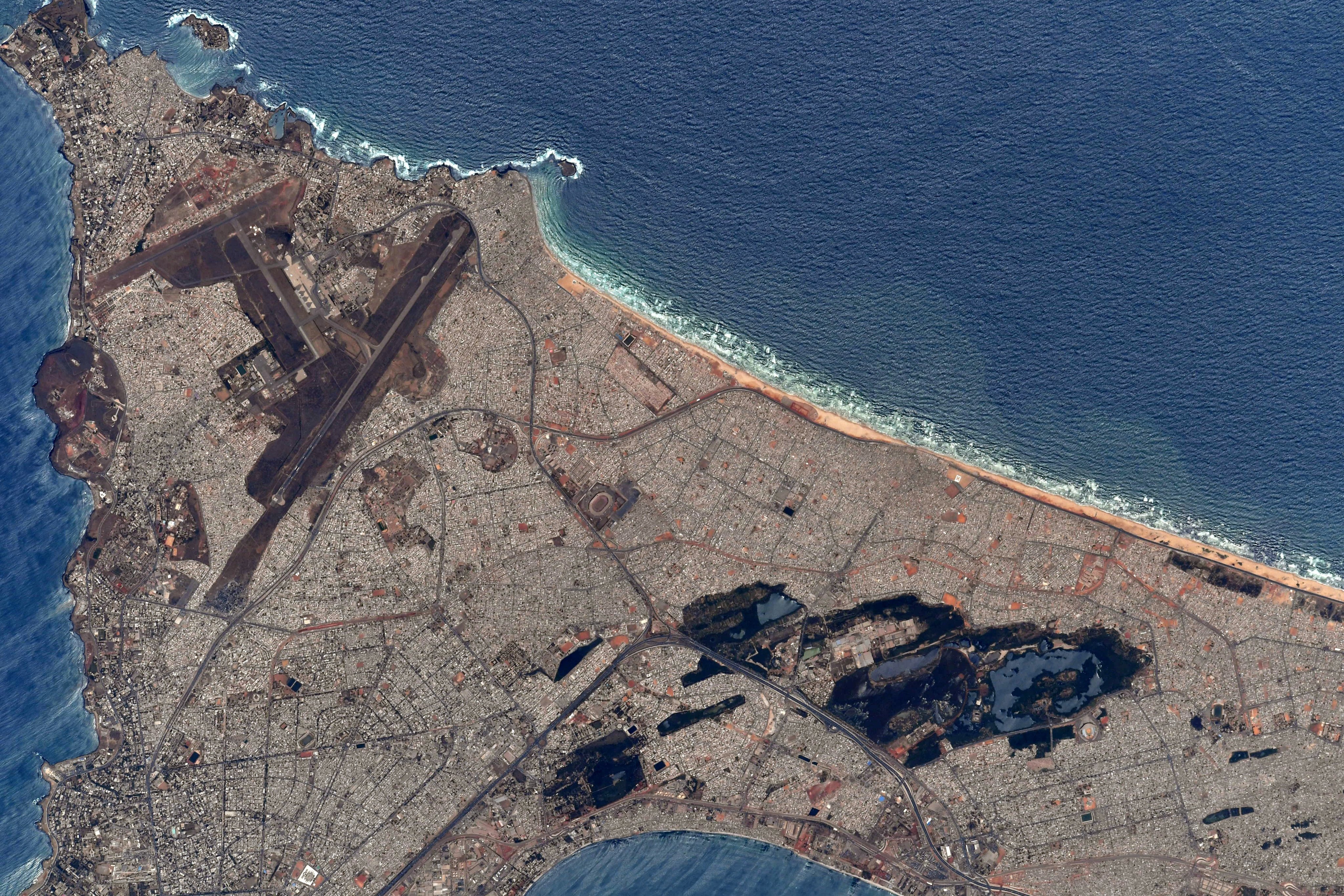 Dakar vue de l’espace par le spationaute Thomas Pesquet : une magnifique représentation de la Capitale « menacée » par les changements climatiques