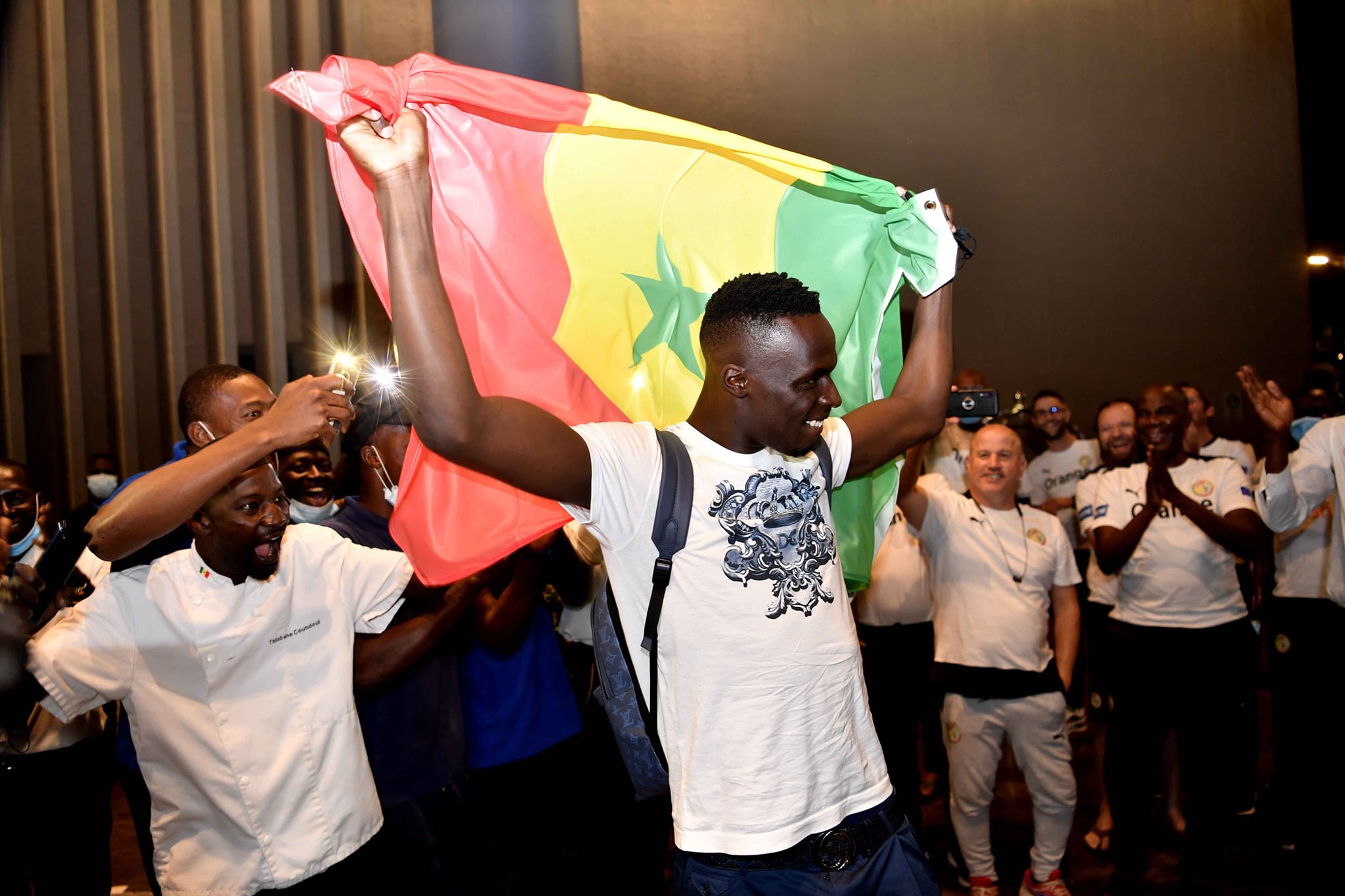 Retour dans la tanière : Édouard Mendy, le nouveau champion d'Europe, accueilli en héros par ses coéquipiers