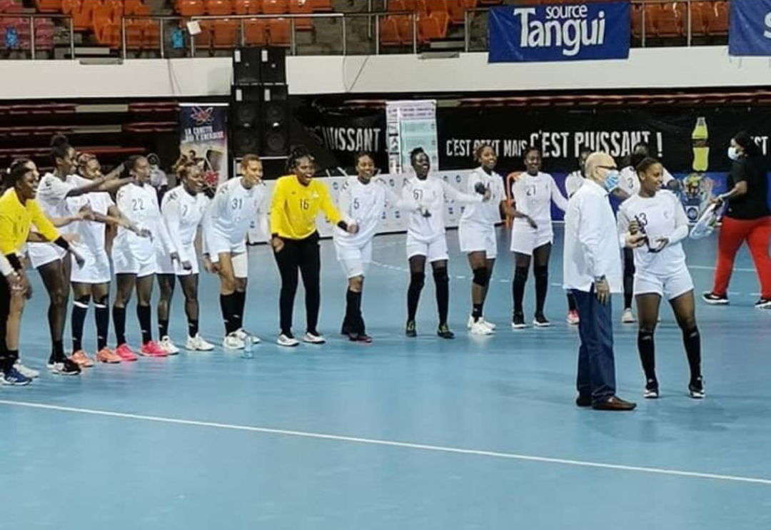 CAN Handball féminine / Sénégal 32-20 Guinée : Les Lionnes signent une deuxième victoire de rang et accèdent aux quarts de finale.