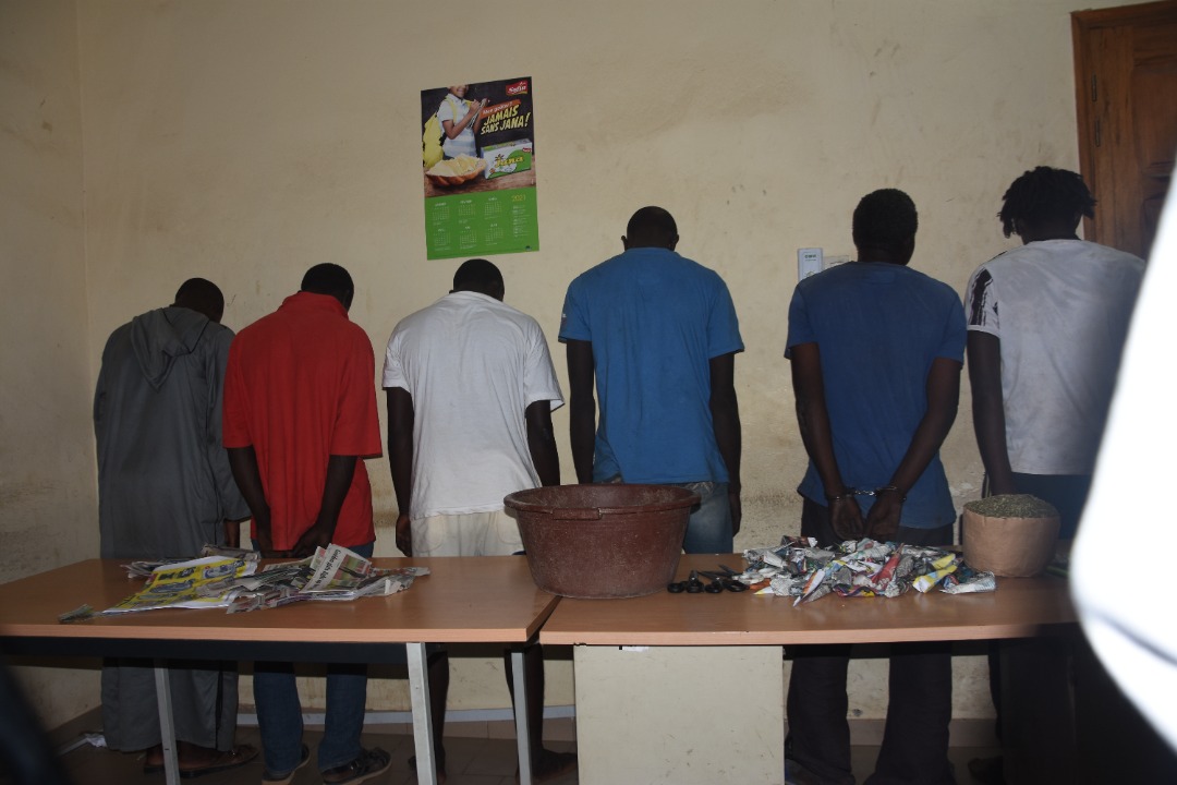 Opération Gendarmerie / Criminalité et délinquance à Keur Massar-Mbao Tivaouane-Peulh : 150 personnes interpellées, 14 personnes arrêtées, 12 kg de chanvre et des armes blanches saisis…