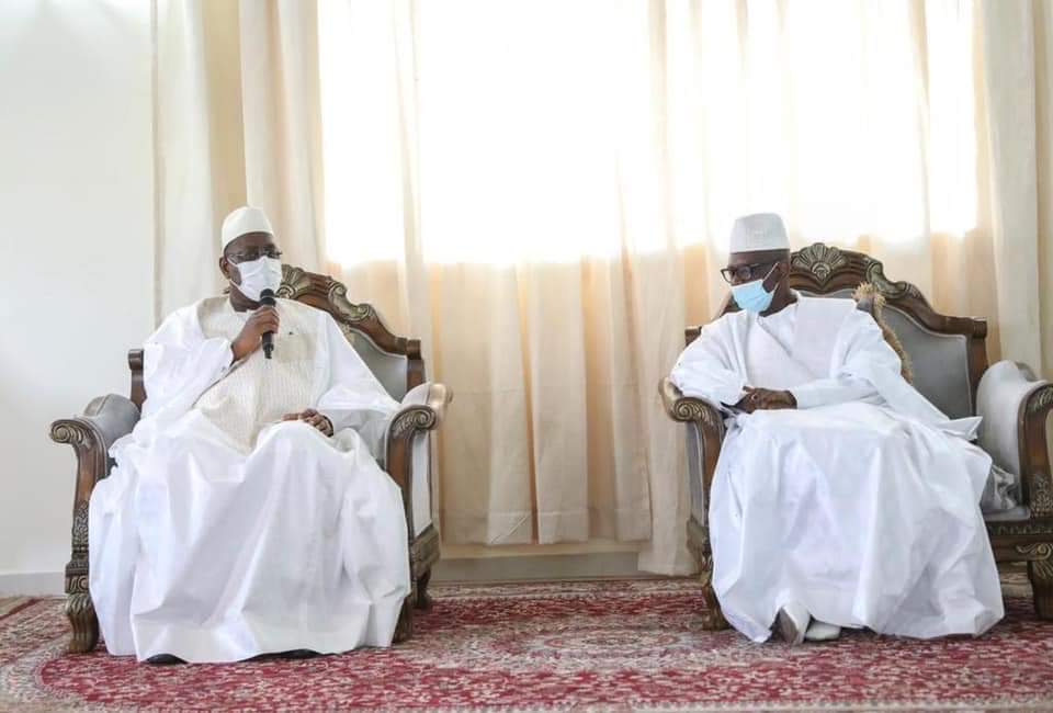 Condoléances : Le président Macky Sall accompagné par Antoine Félix Diome et de Amadou Ba auprès de la famille Layène et celle de Thiénaba.