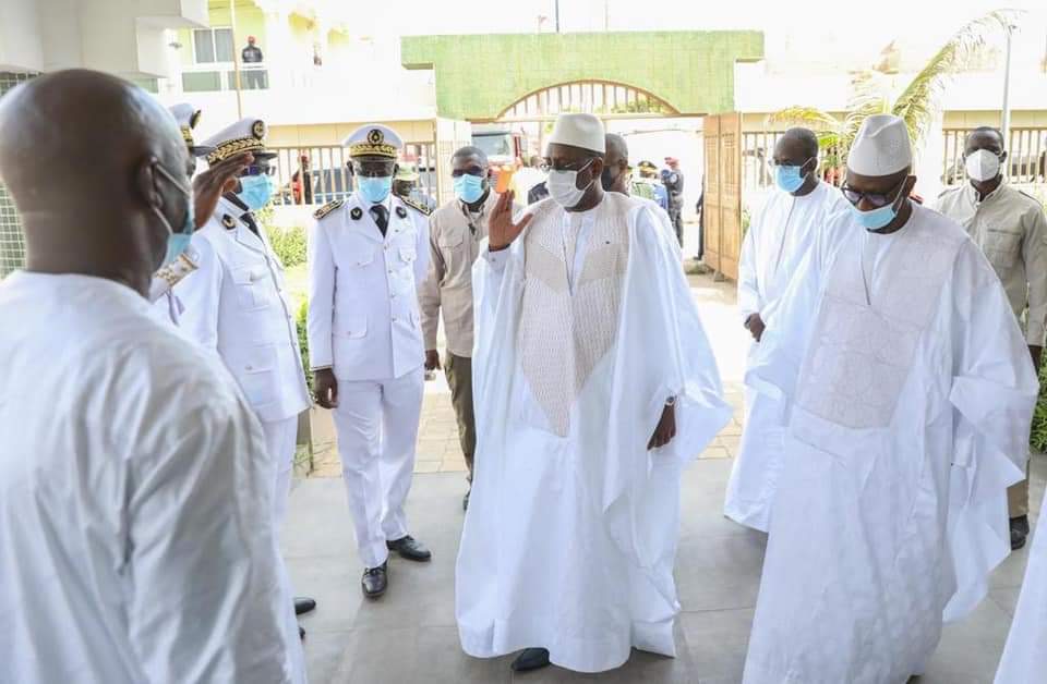 Condoléances : Le président Macky Sall accompagné par Antoine Félix Diome et de Amadou Ba auprès de la famille Layène et celle de Thiénaba.