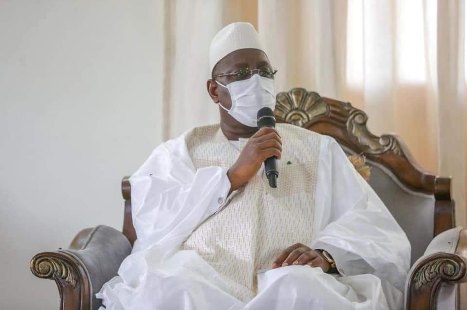 Condoléances : Le président Macky Sall accompagné par Antoine Félix Diome et de Amadou Ba auprès de la famille Layène et celle de Thiénaba.