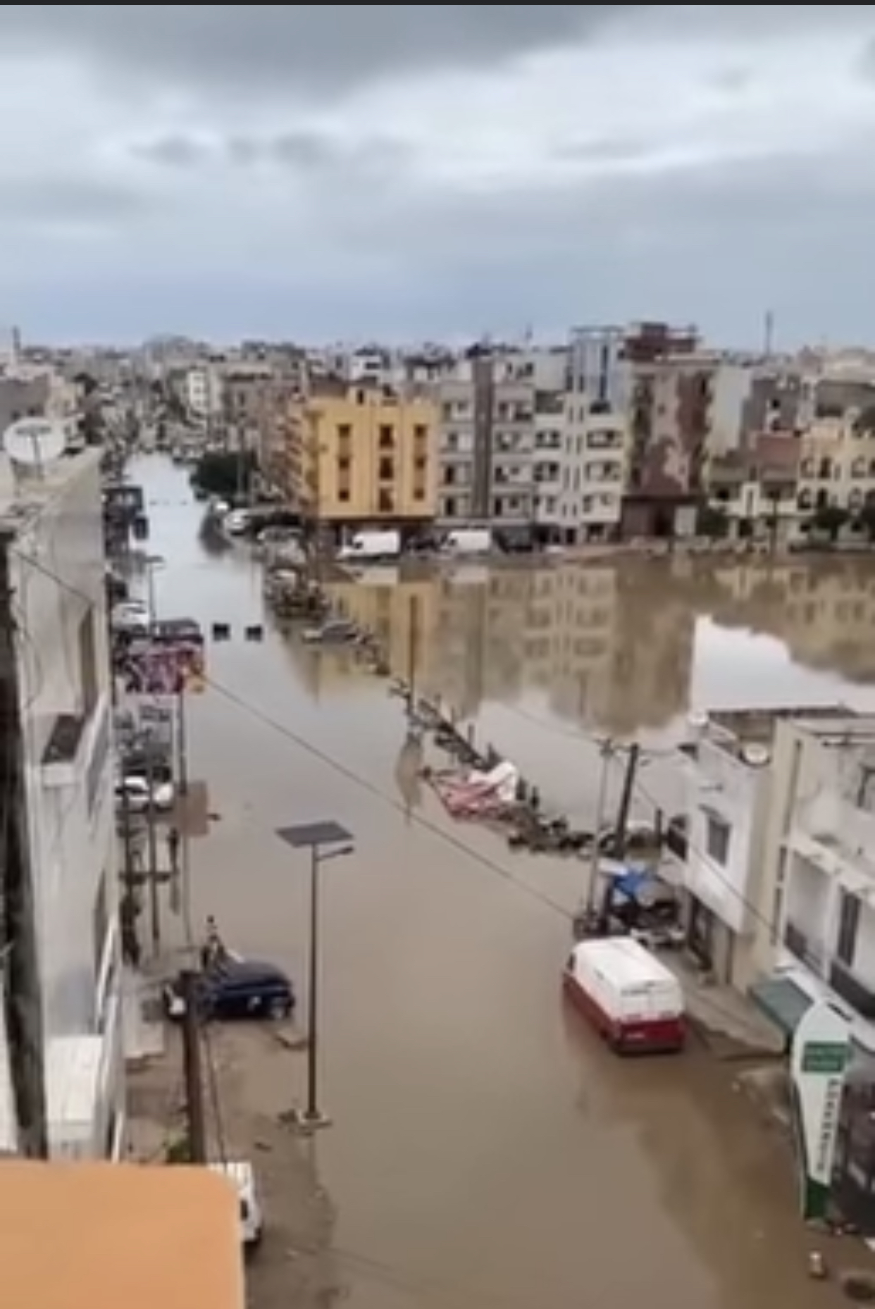 Zone de captage : Une partie du bassin de rétention s'est effondrée, les populations sous les eaux craignent de passer la nuit à la belle étoile.