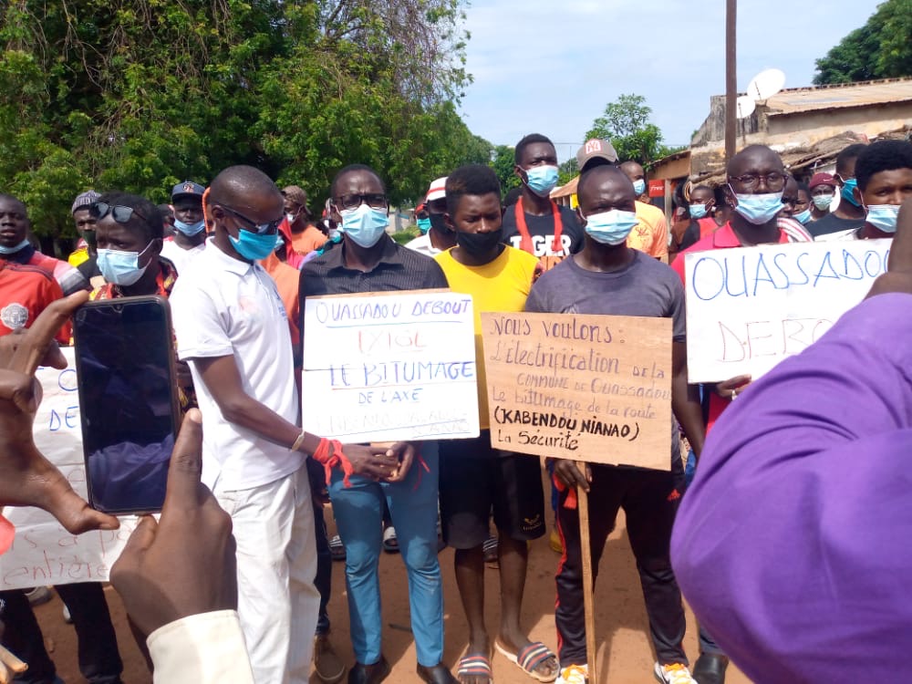 VELINGARA : marche des populations du Wassadou pour réclamer de meilleures conditions de vie.