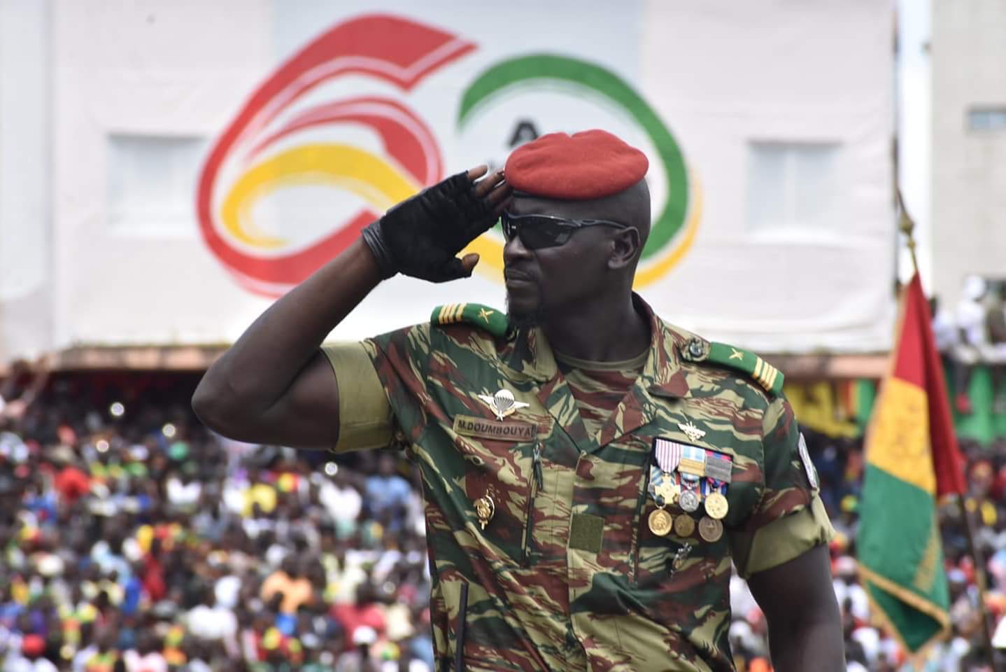 Putsch en Guinée Conakry : Qui est le Lieutenant-Colonel Mamady Doumbouya, commandant du groupement des forces spéciales (GPS).