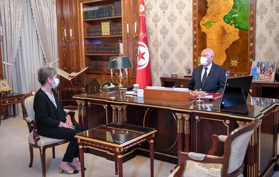 Tunisie : Le président Kaïs Saïed nomme une sexagénaire à la tête du gouvernement.