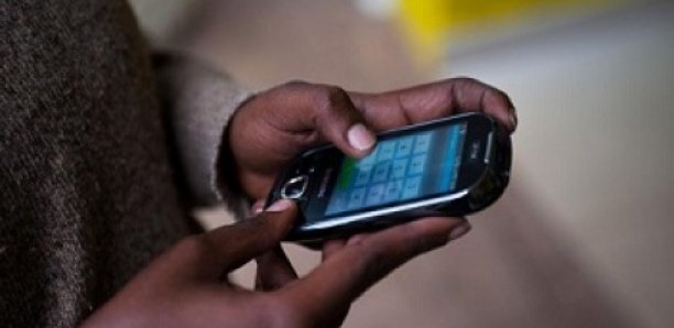 Salle de vente de Dakar  : Un vigile et son jeune frère accusés d'avoir volé 105 iPhones et une somme de 10 millions de francs Cfa.