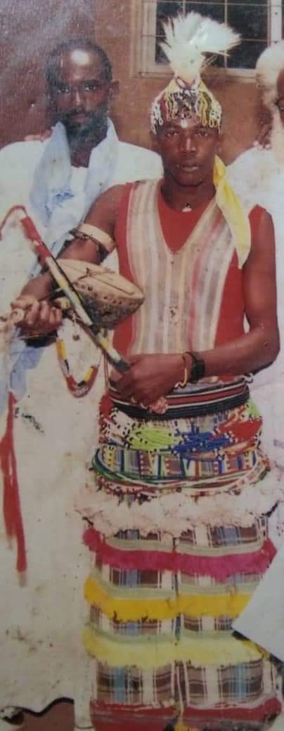 VÉLINGARA : Amputé de la jambe, Mamadou Baldé, un artiste de renom, laissé à lui-même…