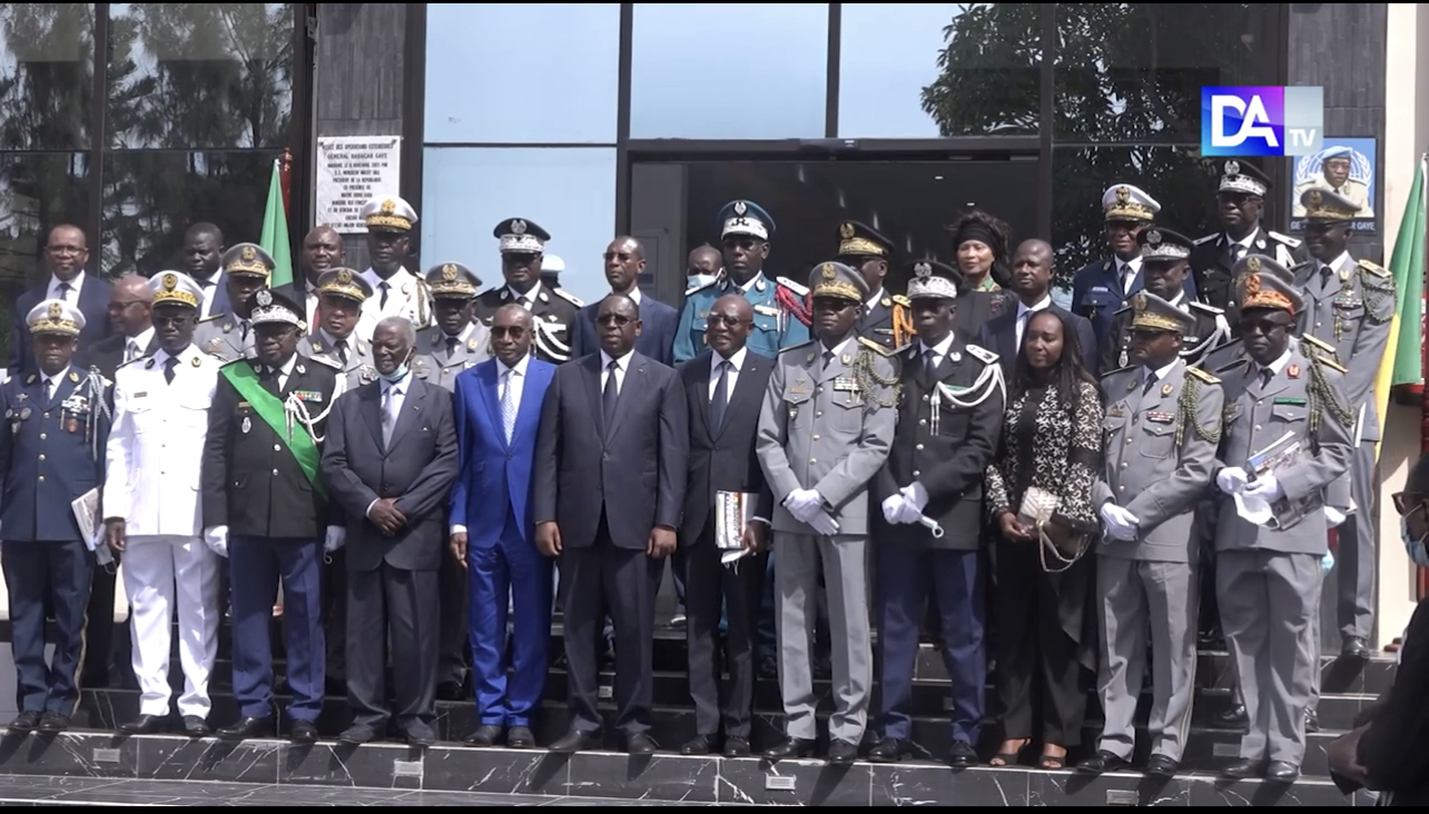 Journée des Forces armées : Plusieurs soldats décorés de la médaille de militaires blessés en opérations par le président Macky Sall.