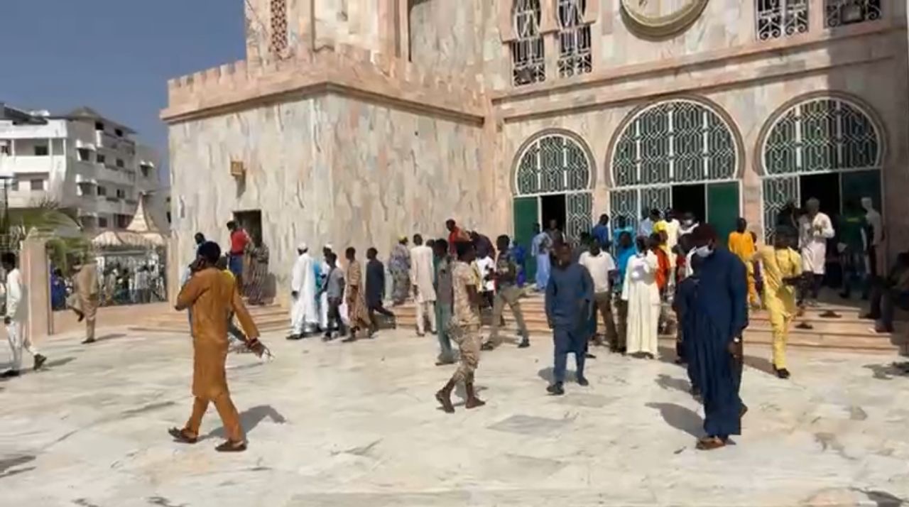 Tivaouane : Première prière Al jumma à la mosquée Serigne Babacar Sy après une pause de deux ans due à la pandémie.