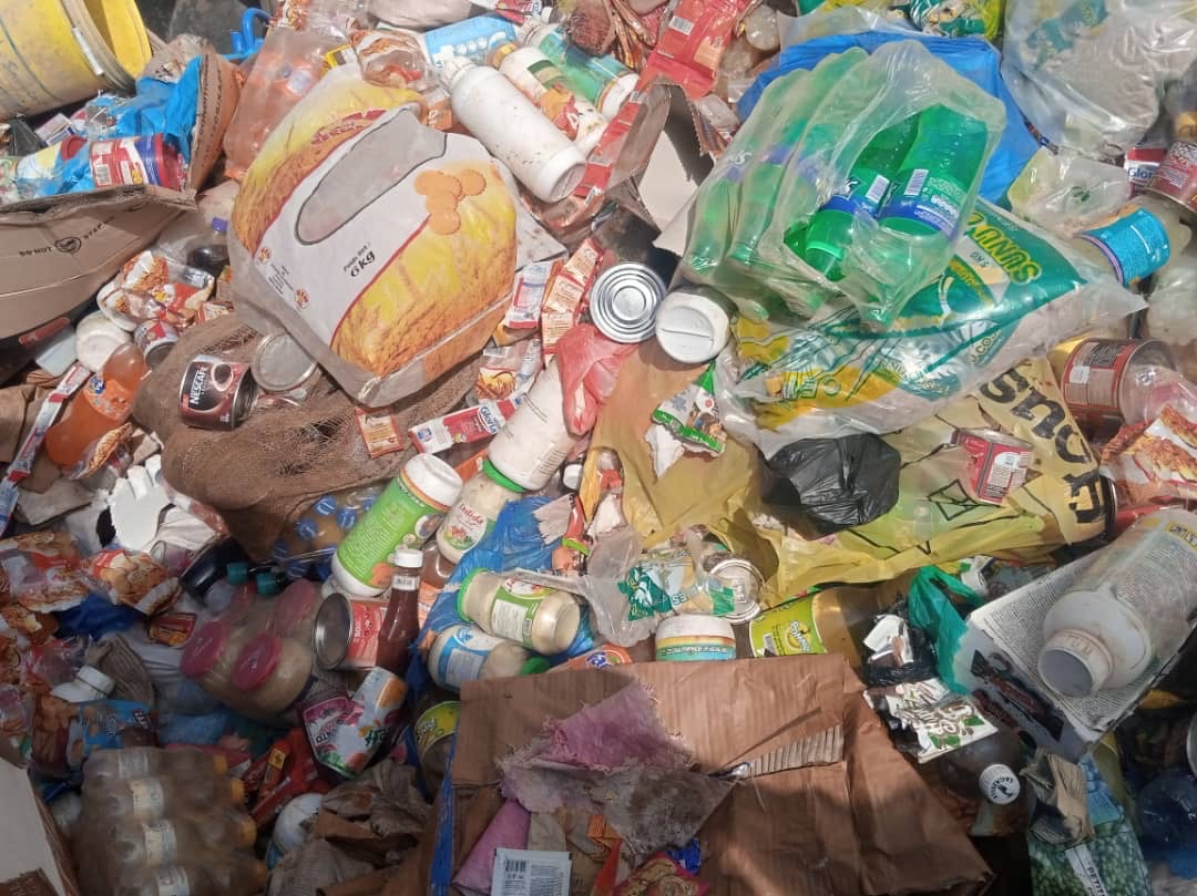 Thiès : 8 tonnes de produits impropres à la consommation d'une valeur  de 6 000 000 FCFA saisies par les éléments du service d’hygiène.