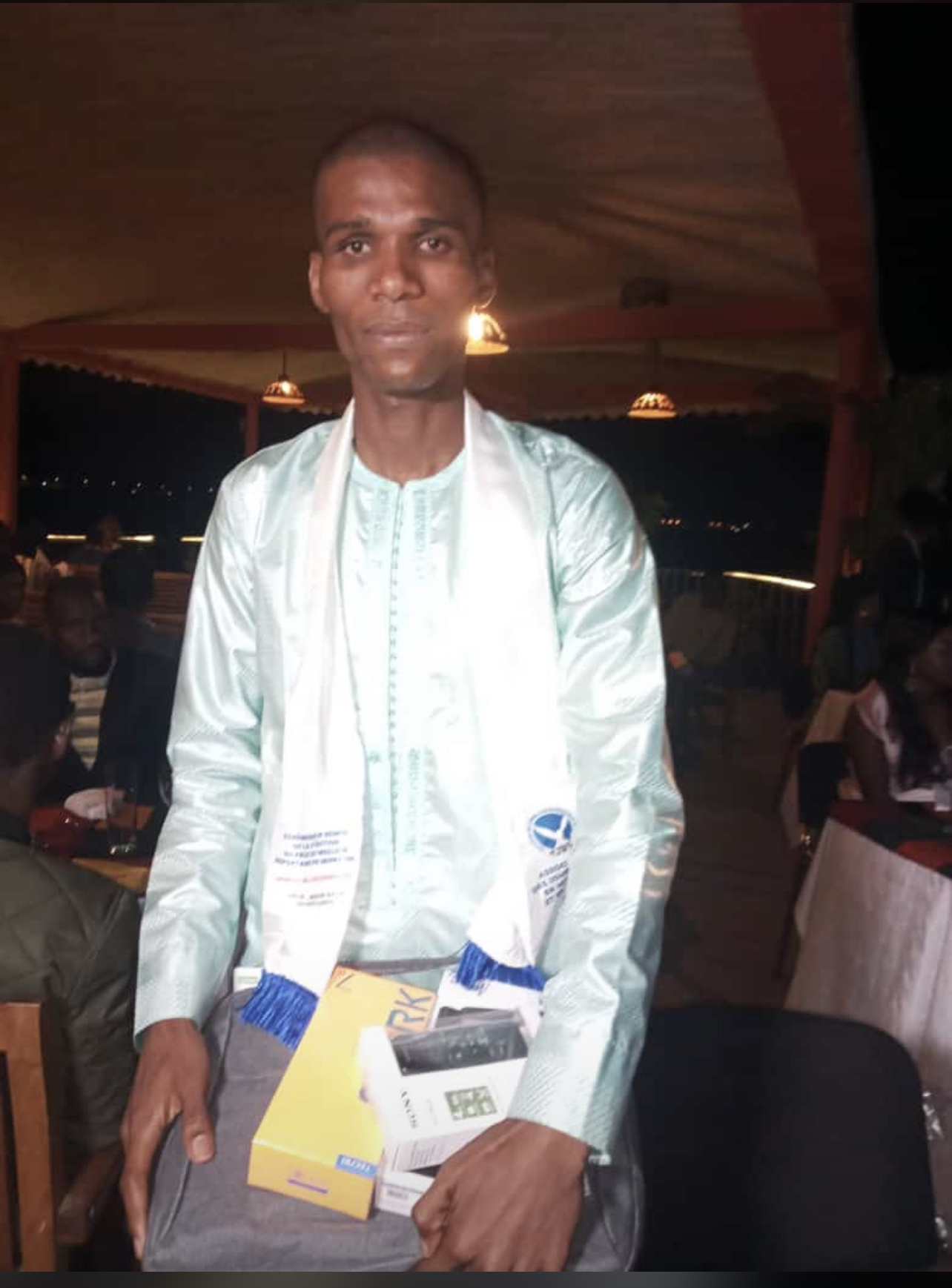 Saint-Louis : Le journaliste Daouda Ba de Dakaractu, gagnant du Prix du « Meilleur reportage en presse ligne » sur les questions migratoires.