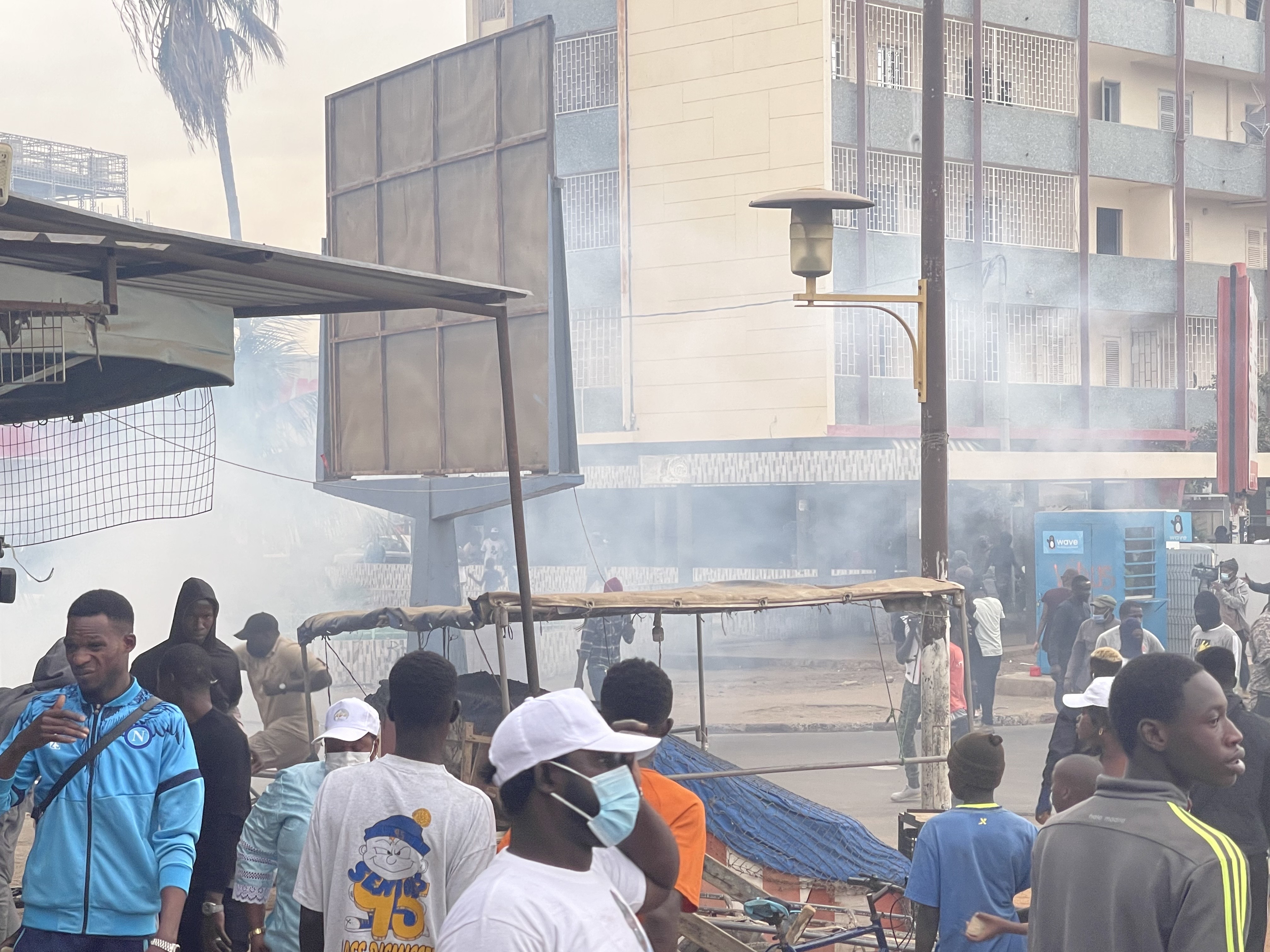 Nouvelles échauffourées à la Médina : Les accrochages entre partisans de Cheikh Bâ et de Bamba Fall bloquent la caravane de Abdoulaye Diouf Sarr.
