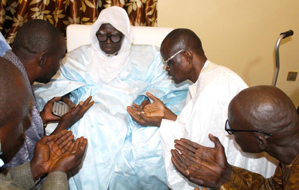 Porokhane : le Docteur Macoumba Diouf reçu par le Khalife général des mourides.