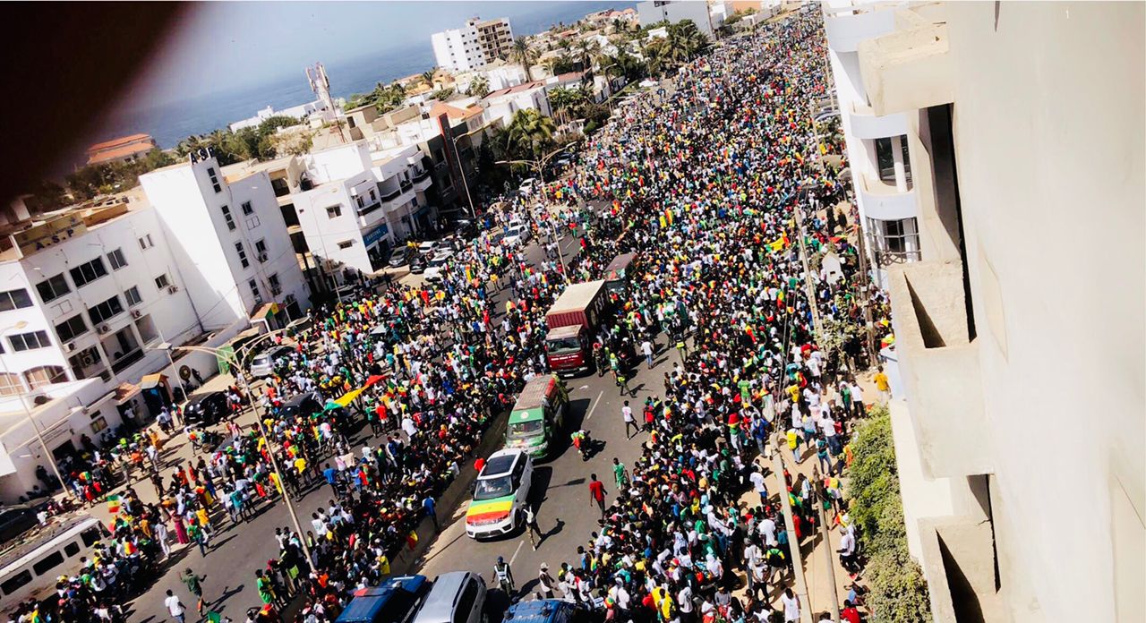REPORTAGE – Accueil des Lions : Grandiose parade de l’équipe du Sénégal dans les rues de Dakar après le sacre au Cameroun