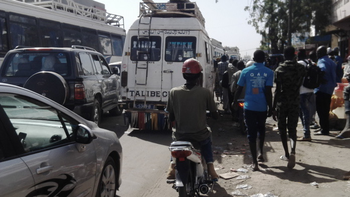 Porokhane 2022 : Des embouteillages monstres à la sortie de la ville de Kaolack.