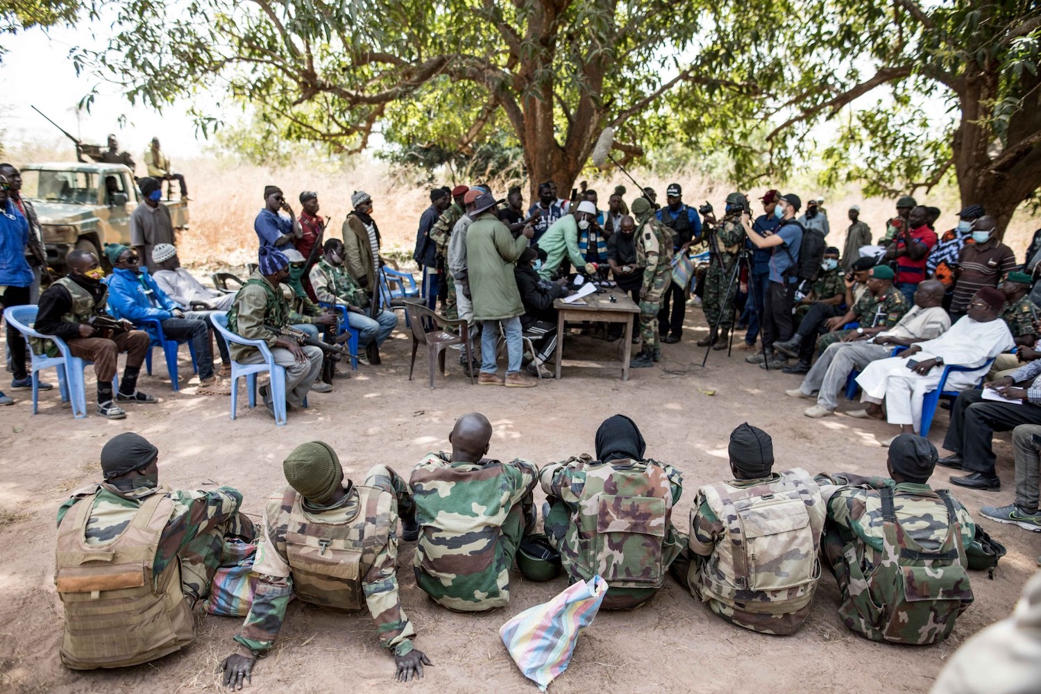 Gambie: les 7 soldats sénégalais libérés sont partis à bord de véhicules de la Croix-Rouge