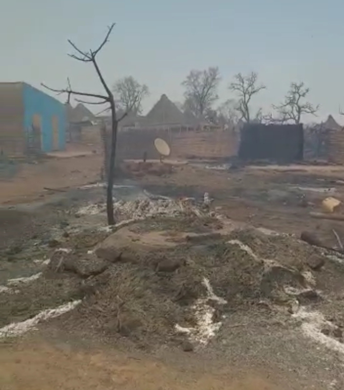 Kédougou / Urgent : Le village de Tinkhoto, ravagé par un incendie d'une rare violence.