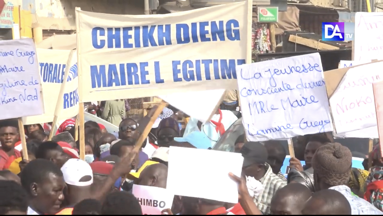 Résultats des locales à Pikine : fortement mobilisée, la coalition « Wallu Sénégal » a marché contre les irrégularités jugées flagrantes.