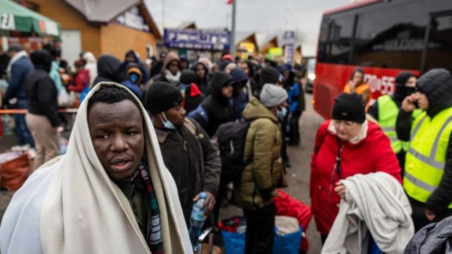Actes racistes à l’encontre des Africains fuyant le conflit en Ukraine : les recommandations de la Plateforme « Jammi rewmi »