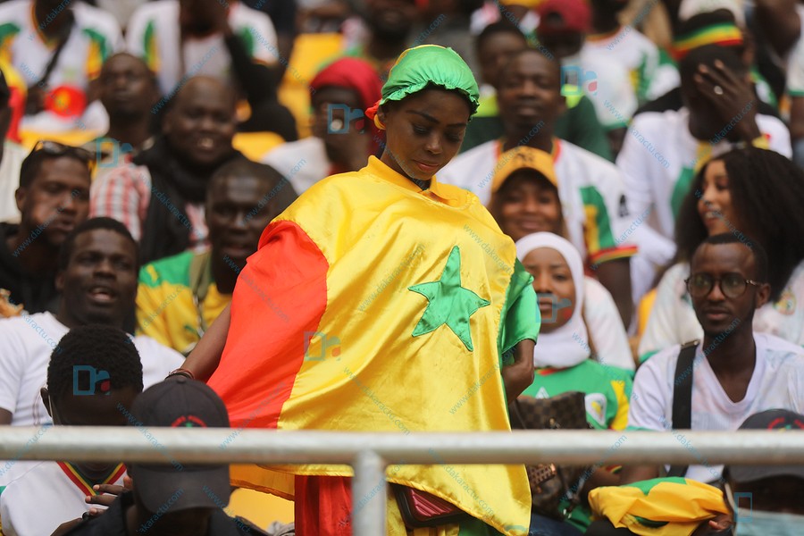 Insolite : La fameuse auteure du surnom "Sané Madio" aperçue au stade Abdoulaye Wade...