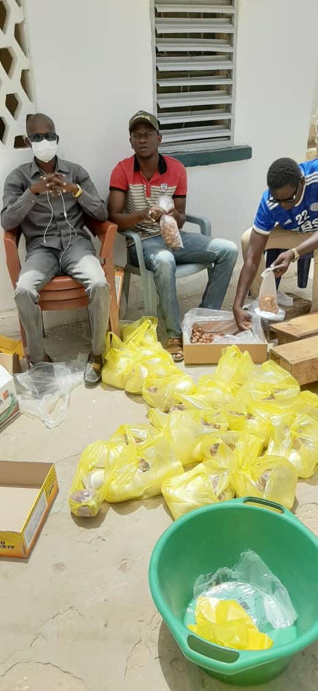 Kaolack : Le docteur Alioune Diouf distribue des kits de « Ndogou » à la population.