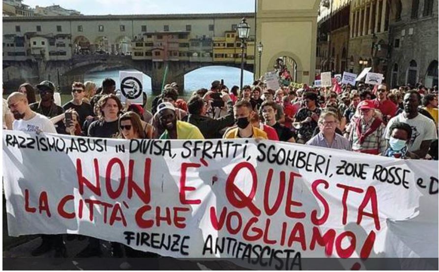 Florence - Manifestation contre l’agression d’un marchand ambulant sénégalais : colère du maire Dario Nardella