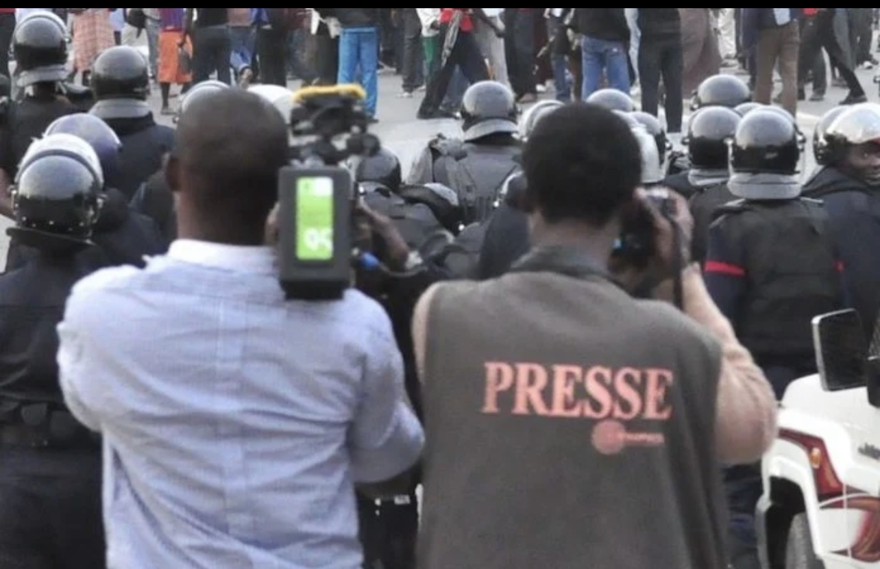 Classement mondial de la liberté de la presse : De la 49e en 2021 à la 73e place en 2022 sur 180 pays, le Sénégal dans une position problématique.
