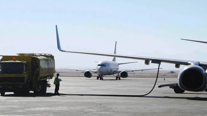 Envolée du kérosène au Nigeria: les compagnies aériennes annoncent suspendre lundi leurs activités