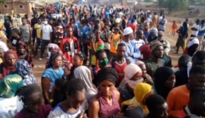 Affrontements à Mako : 3 blessés, la maison du maire saccagée et plusieurs dégâts.